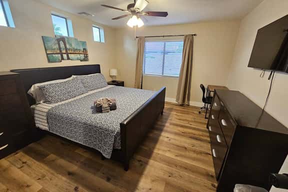 Northridge - Fully Furnished Cozy Room #5 - Image 1